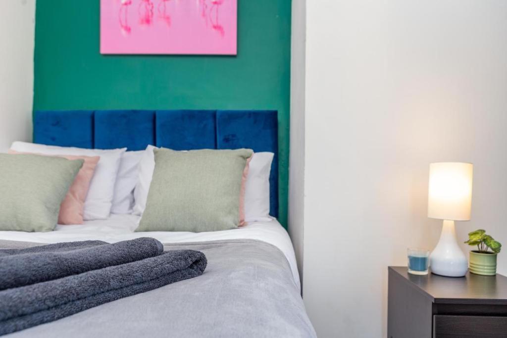 Newcastle's - Sleeps 10