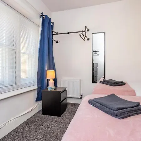 Newcastle'S Most Central Apartment - Sleeps 10 Exterior photo