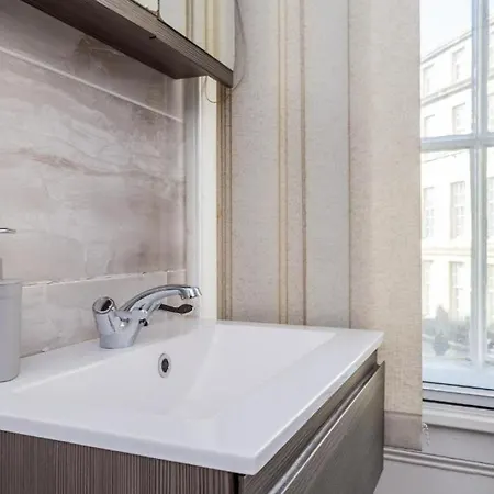 Newcastle'S Most Central Apartment - Sleeps 10 Exterior photo