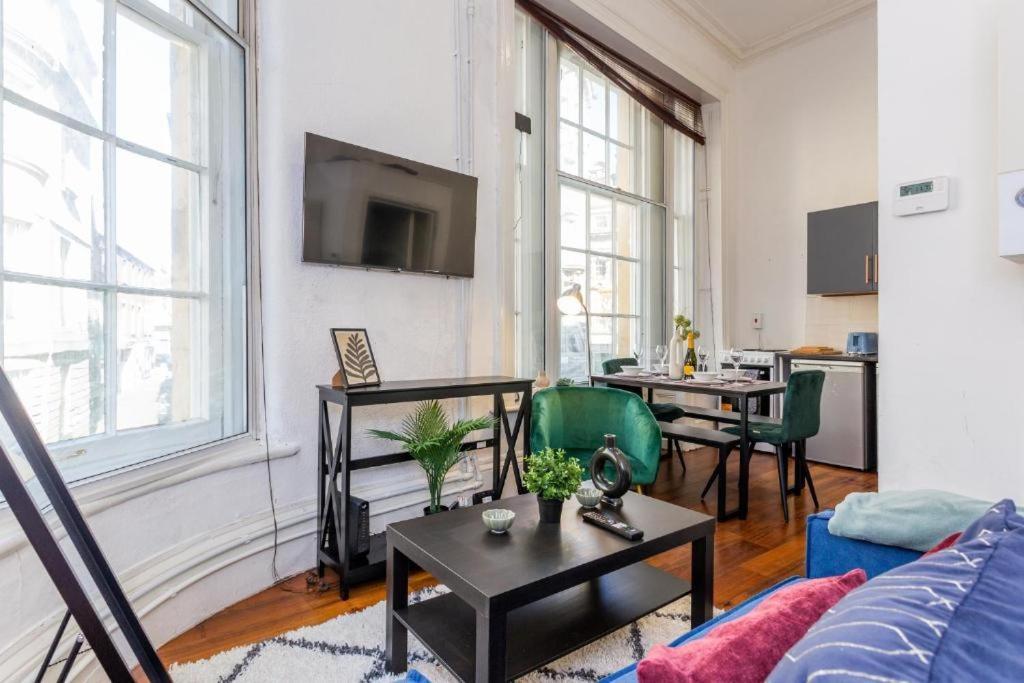 Newcastle's - Sleeps 10 Appartement *